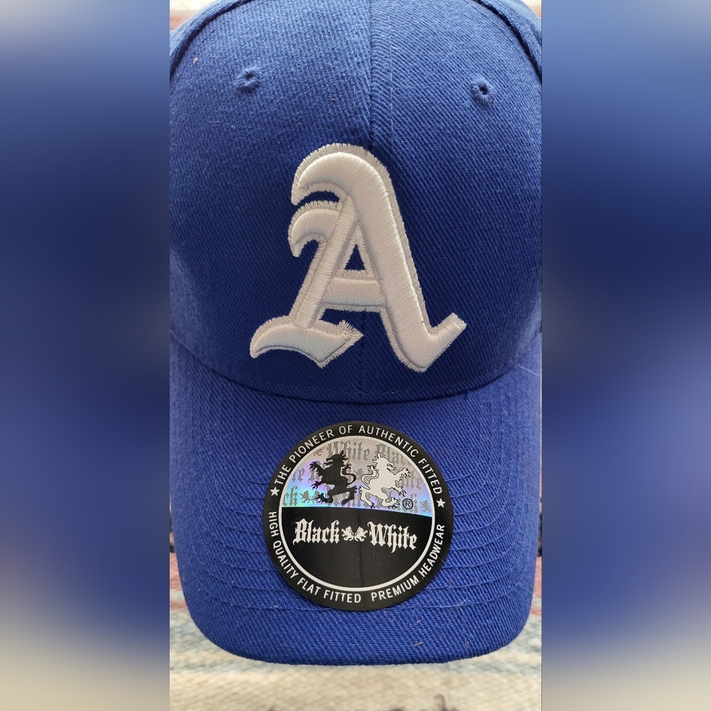 Black & White  (A) high quality  fitted ball cap